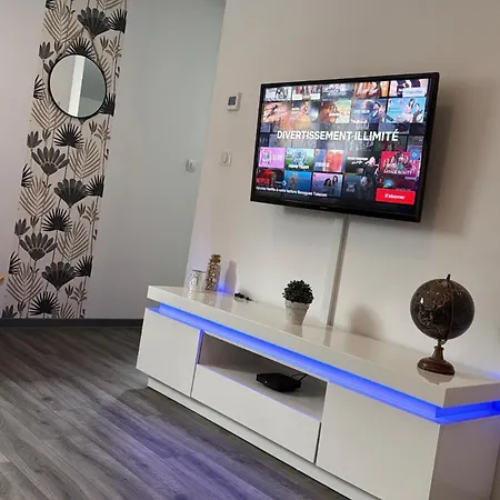 Elegant Duplex Au 3 Frontieres Apartament